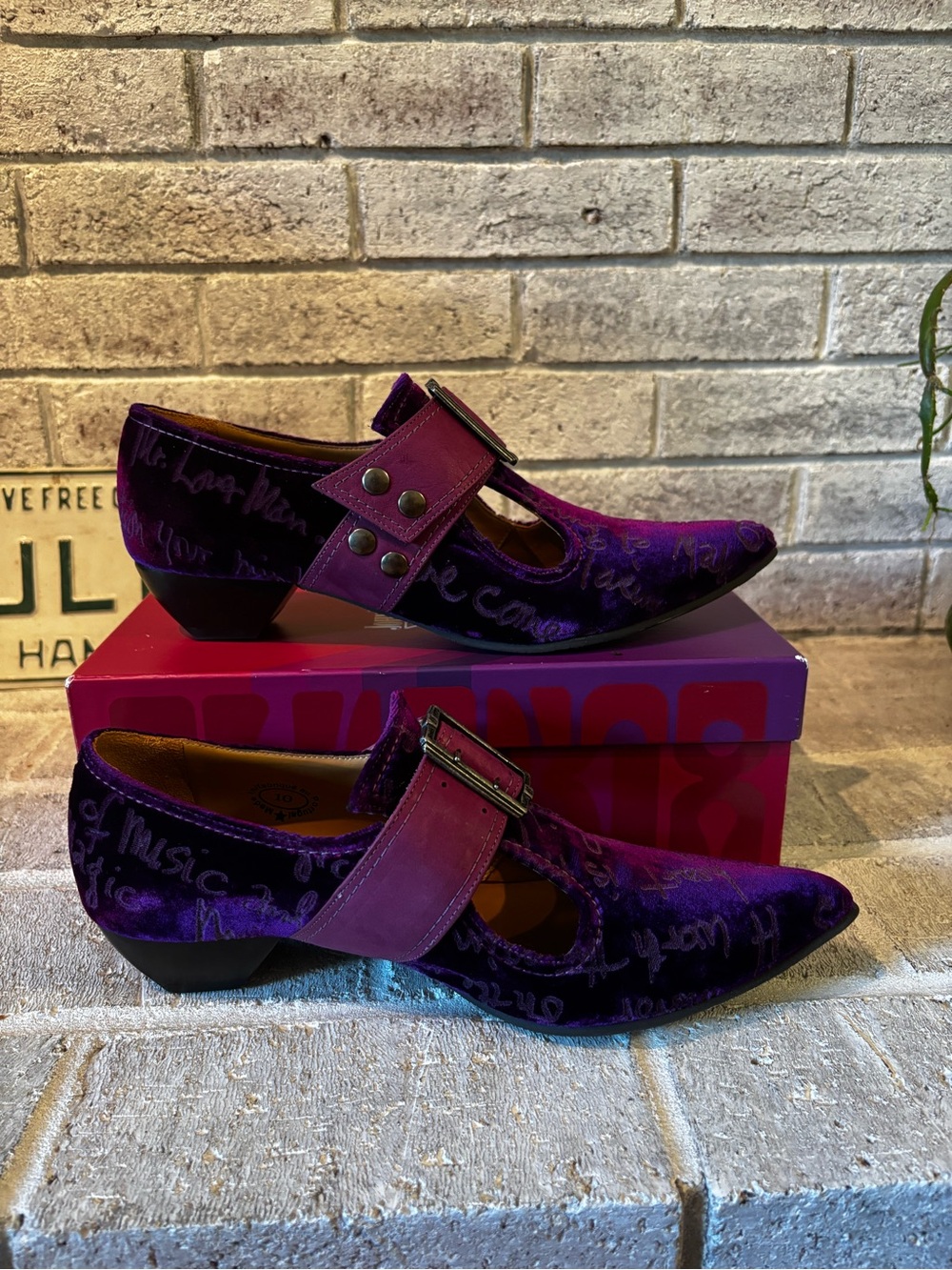 John Fluevog Purple Velvet LE Hendrix Pilgrim - Picture 2 of 2